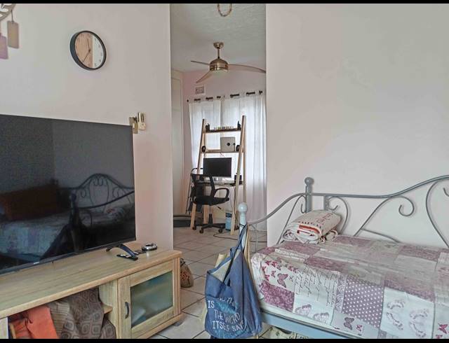 2 BEDROOM FLAT FOR SALE IN BLUFF
